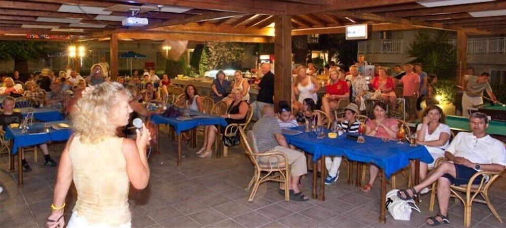 Poseidonia Lejlighedshotel