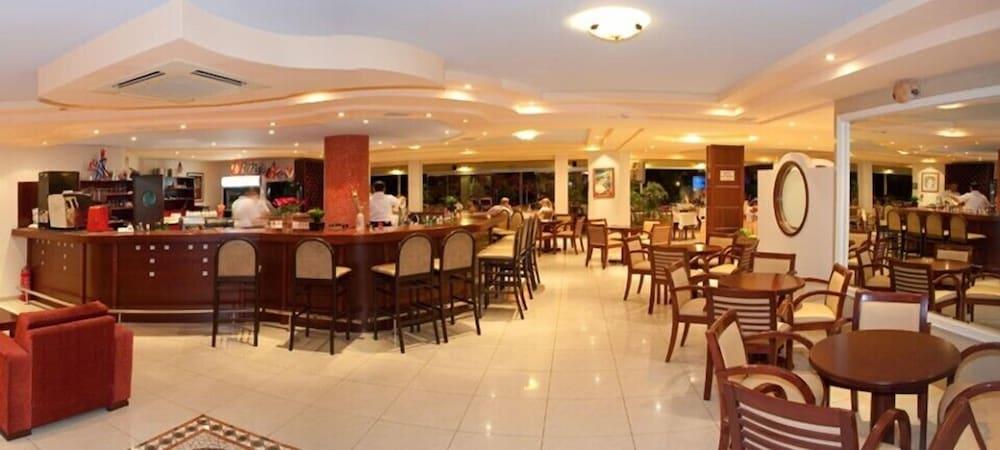 Poseidonia Lejlighedshotel Ixia (Rhodes)