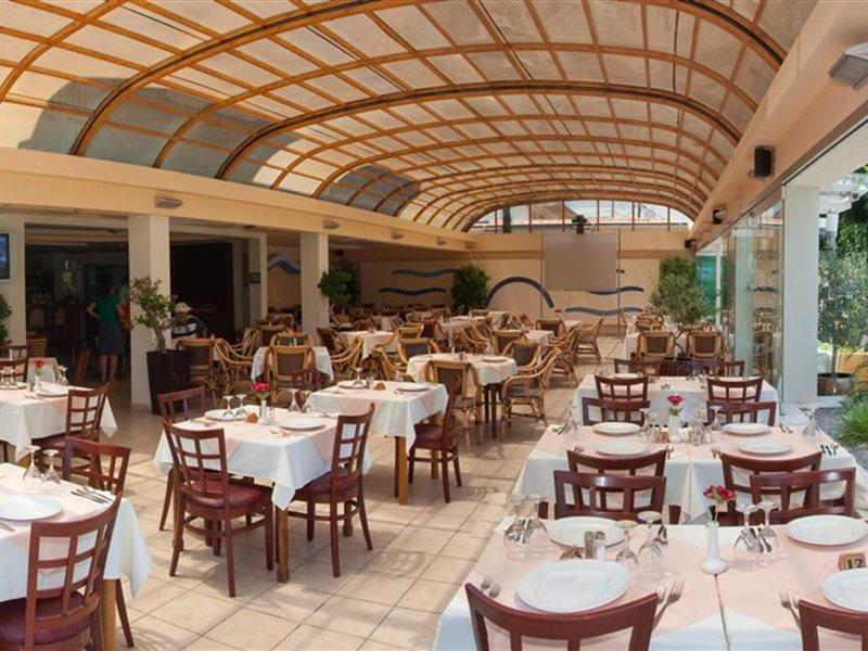 Poseidonia Lejlighedshotel 4*