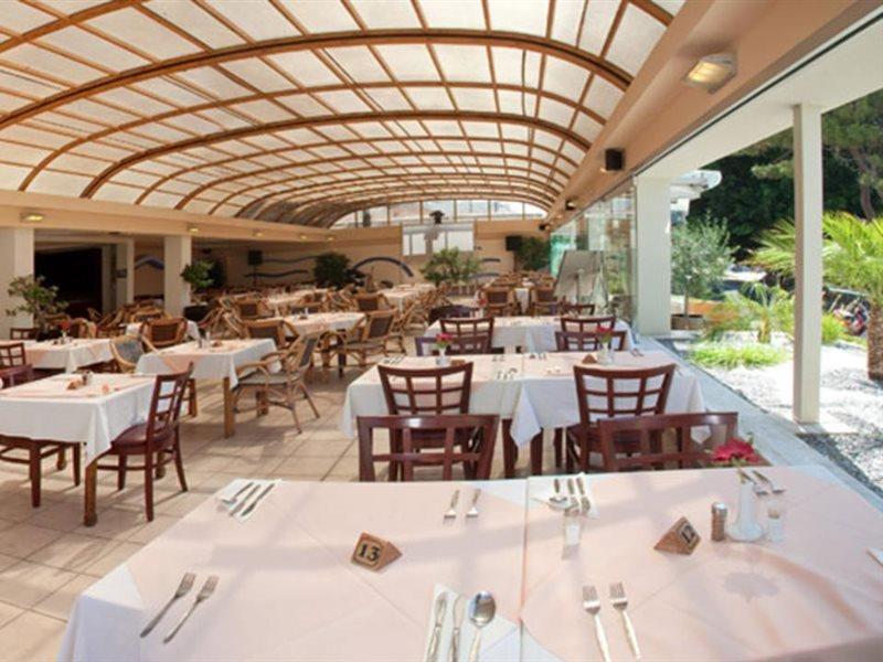 Poseidonia Lejlighedshotel 4*