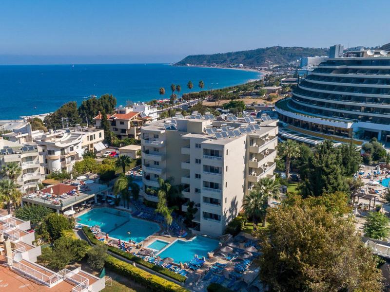 Poseidonia Aparthotel 4*